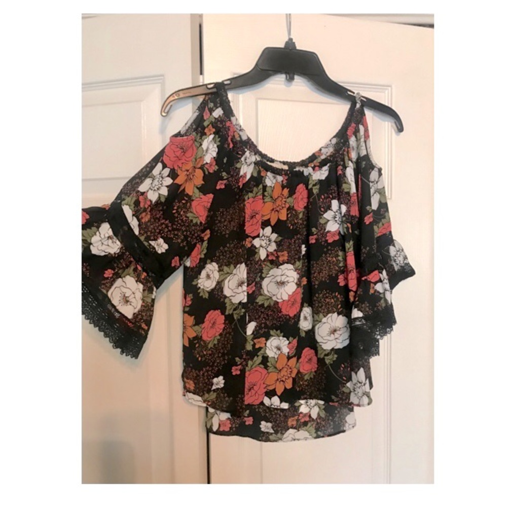 Flower half sleeve shirt